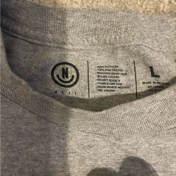 Neff tshirt - Picture 2 of 2